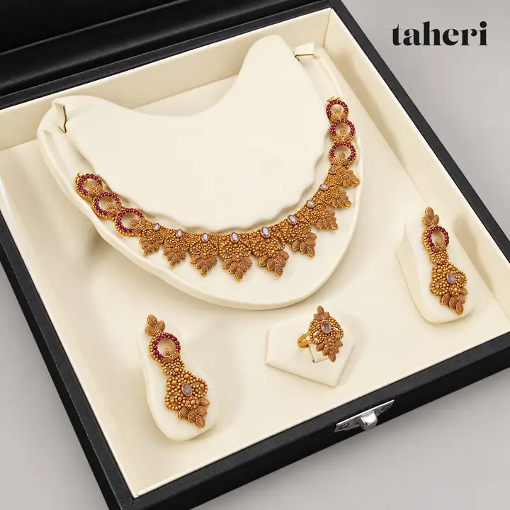 Ruby Loop Leaf Collar Set by TAHERI