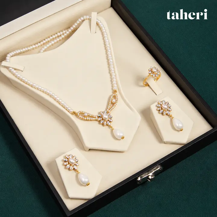 Pearl Blossom Loop String Set by TAHERI