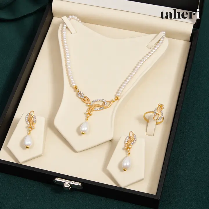 Pavé Ribbon String Set by TAHERI