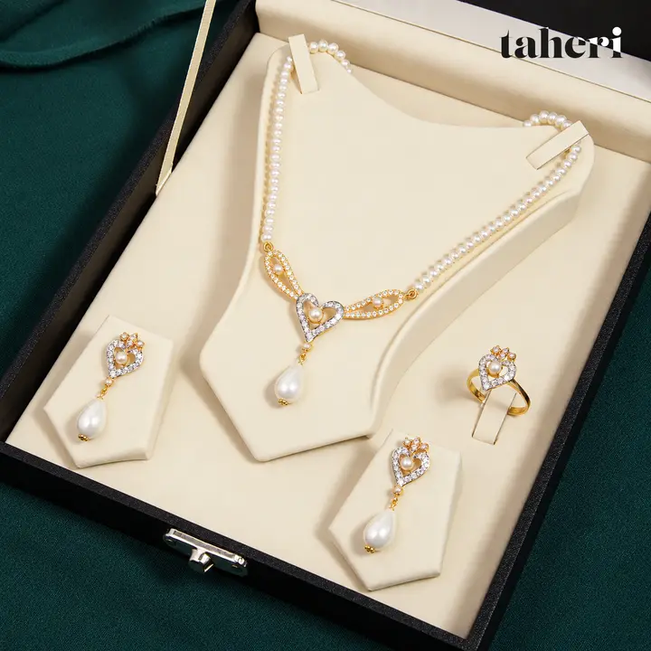 Pearl Heart String Set by TAHERI