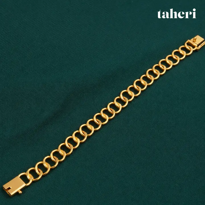 Gold Circle Link Bracelet by TAHERI