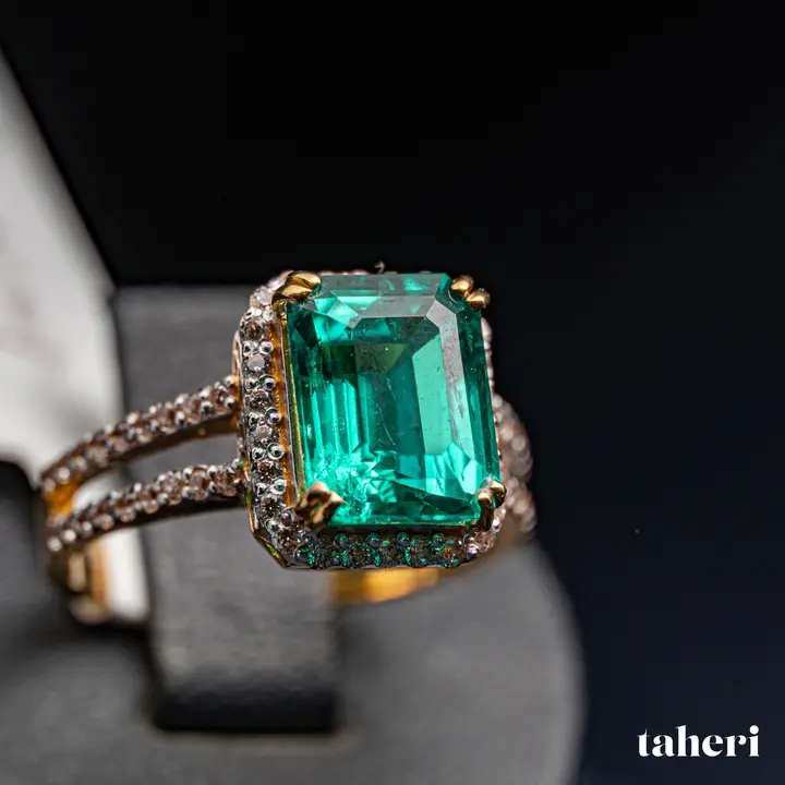Two-Tone Ring with Emerald design 358 by TAHERI