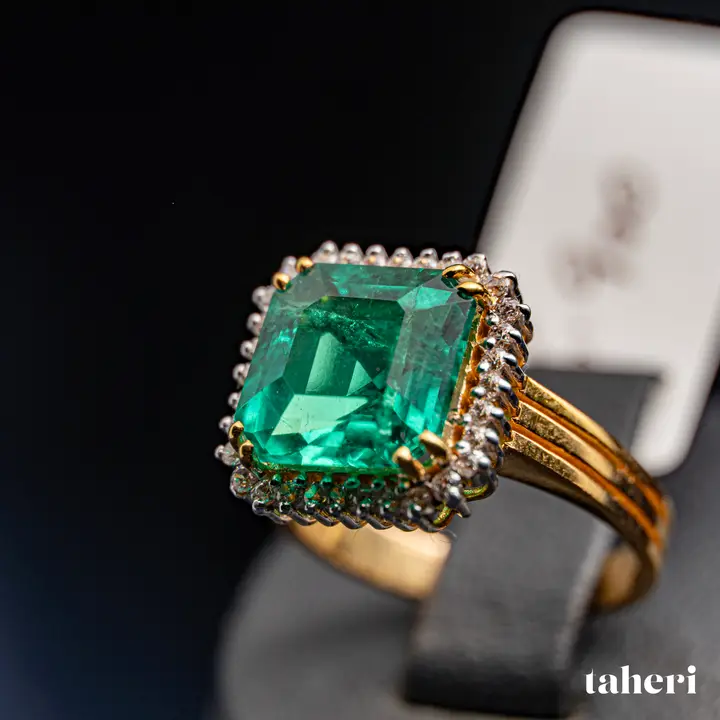 Two-Tone Ring with Emerald design 55 by TAHERI