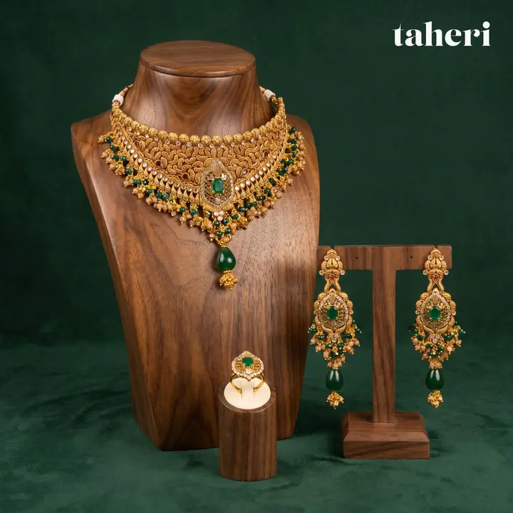 21k Yellow Gold Set with Emerald design 38 by TAHERI