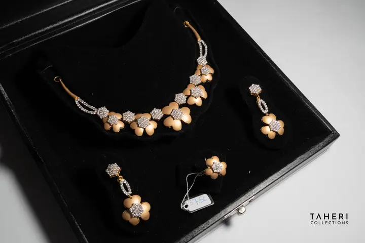Yellow Gold Stone Set design 130 by TAHERI