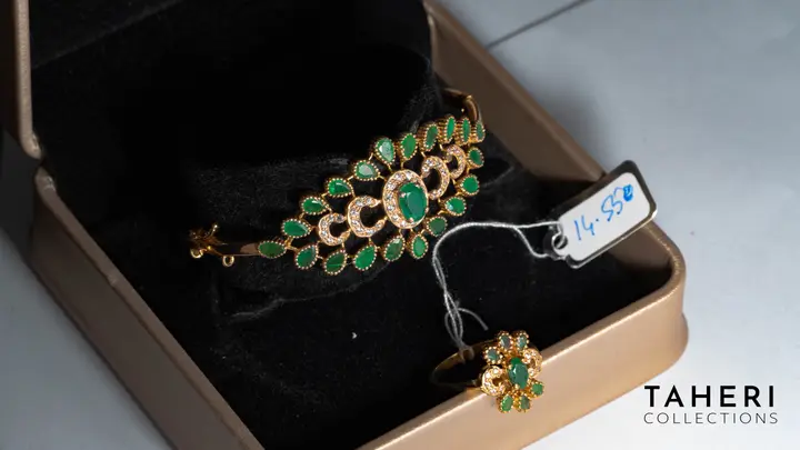 21k Yellow Gold Bangle & Ring with Emerald design 40 by TAHERI